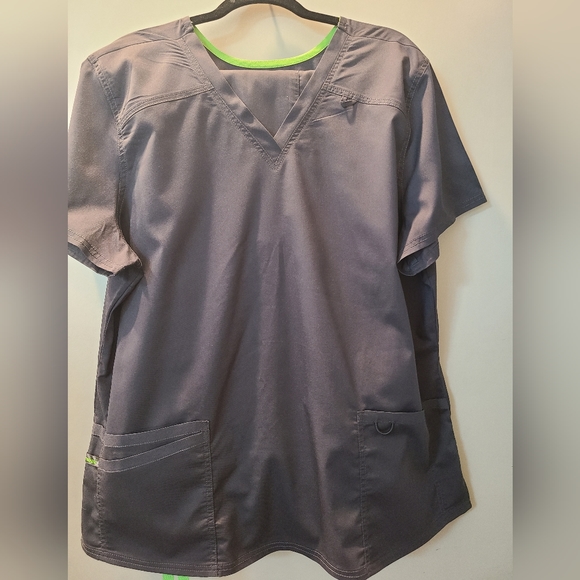 4 Sets LANDAU SCRUBS - Picture 9 of 13